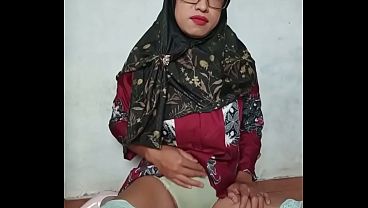 Hijab Shemale Dildoing Her Insanely Hot Asshole